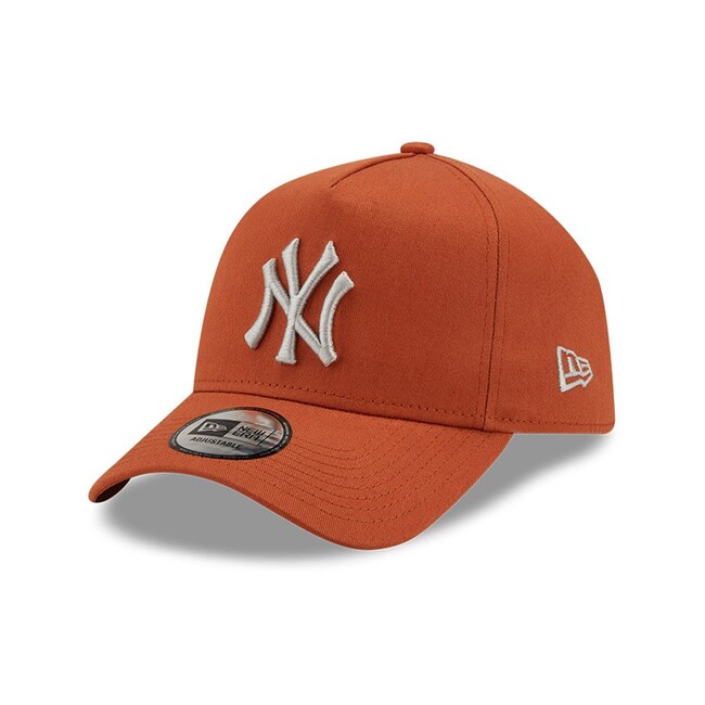 Levně kšiltovka New Era 39thirty MLB NY Yankees Essential Brown