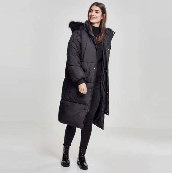 Levně Urban Classics Ladies Oversize Faux Fur Puffer Coat blk/blk